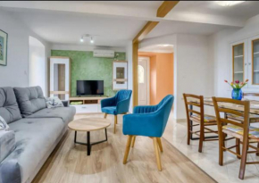 Apartment with sea view